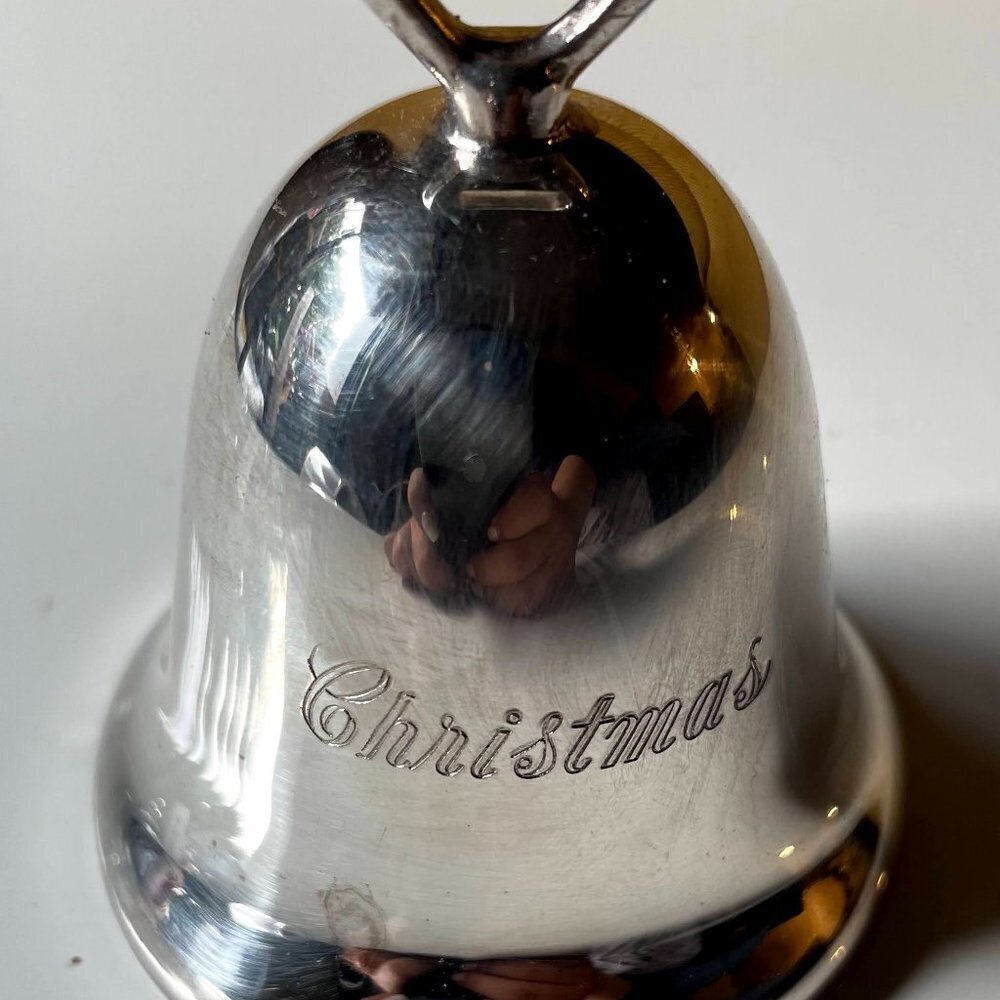 Reed and Barton 1981 Annual Silver Plated Sleigh Christmas Bell Ornament - Picture 5 of 7